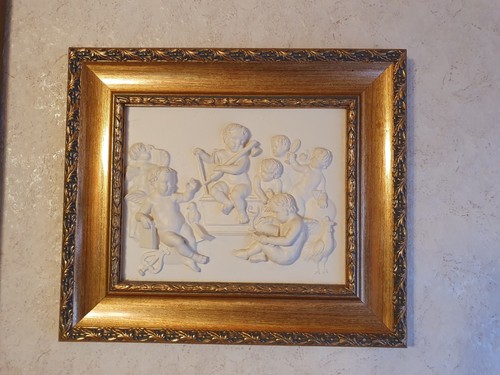 Stuckrelief mit putten - stuckrelief,